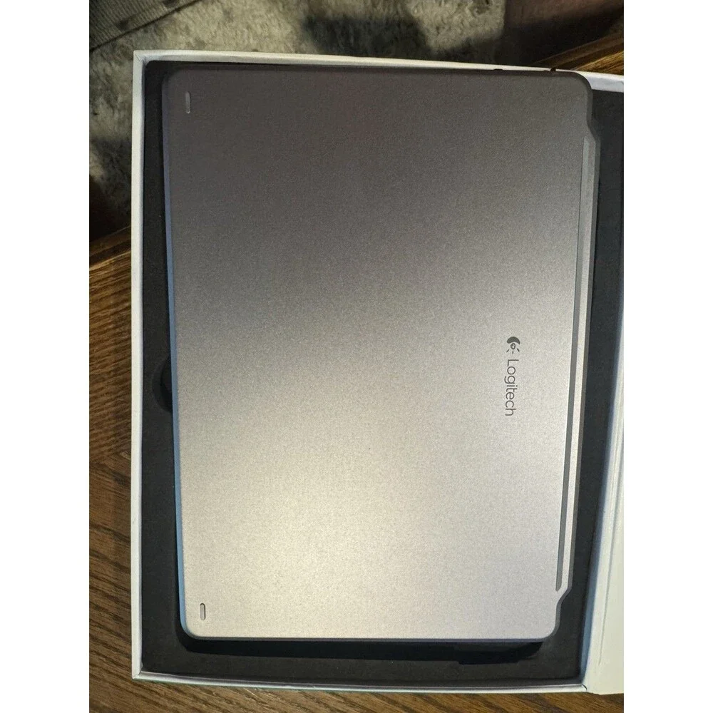 LOGITECH ULTRATHIN KEYBOARD FOLIO CASE FOR iPAD  Air